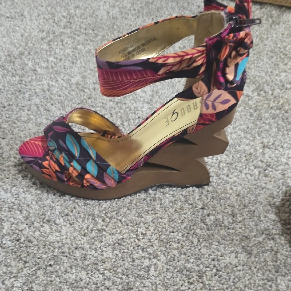 ROUGE HELUIM ● SIZE 8 ● VIBRANT WEDGE ART TO WEAR FASHION PIECE - Picture 5 of 6